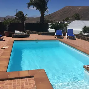 Lucky - Heated Pool Mácher